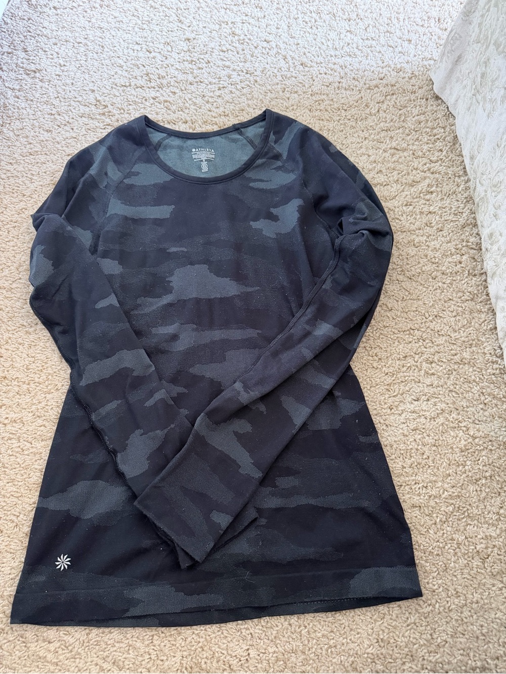 Athleta Black & Charcoal Camouflage Long-Sleeve Tee